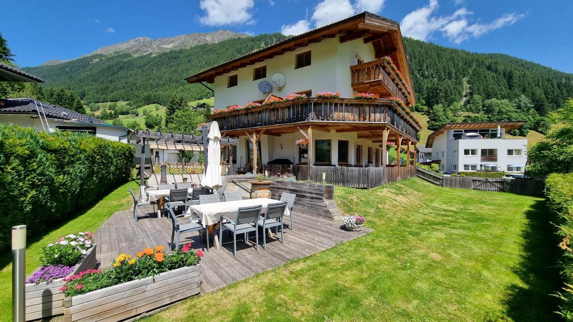 Отель Gastehaus Landhaus Tyrol Грис-им-Зельрайн Экстерьер фото